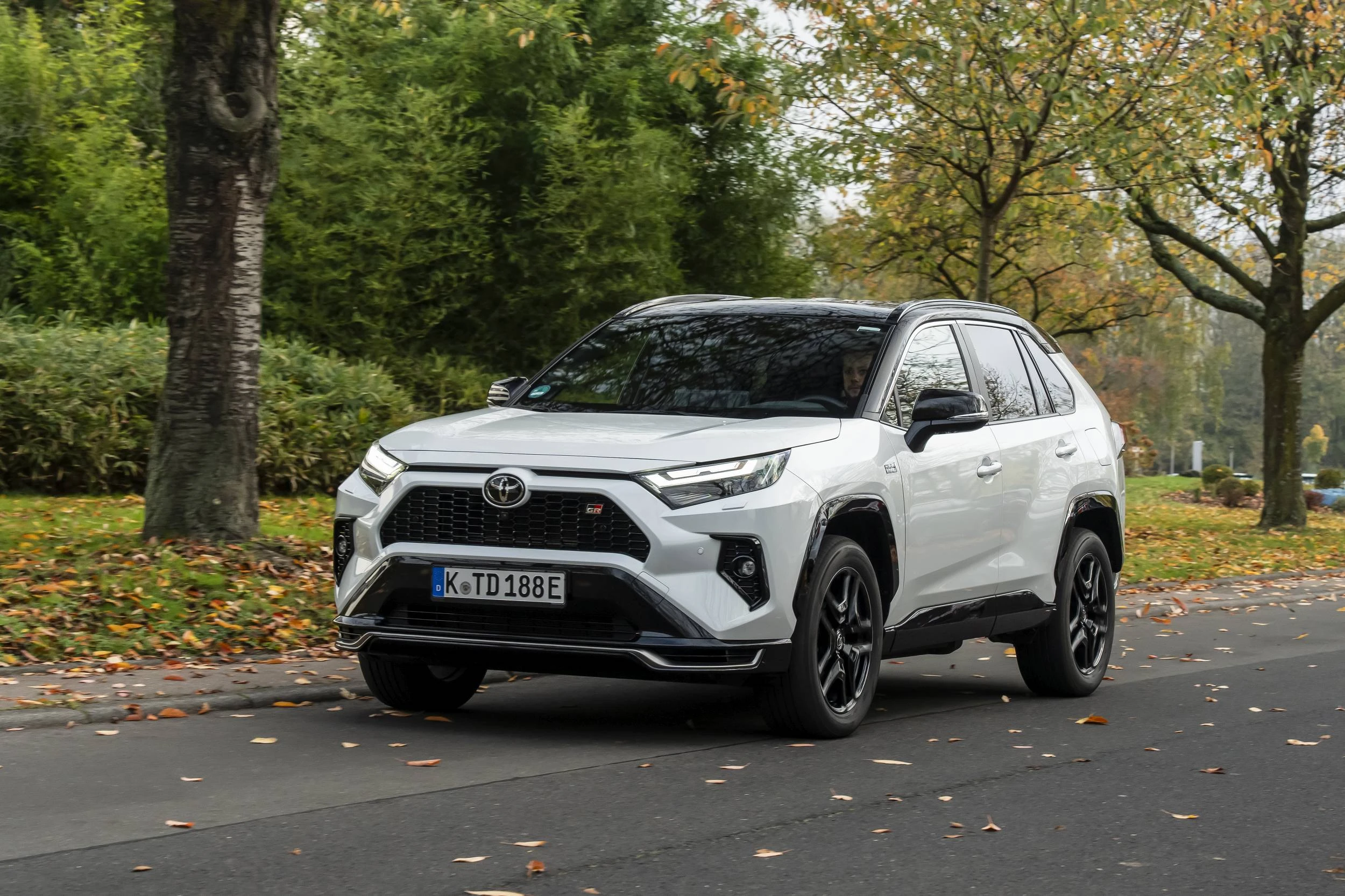 Toyota RAV4 Hybrid im Autotest | Lackmann Automobile