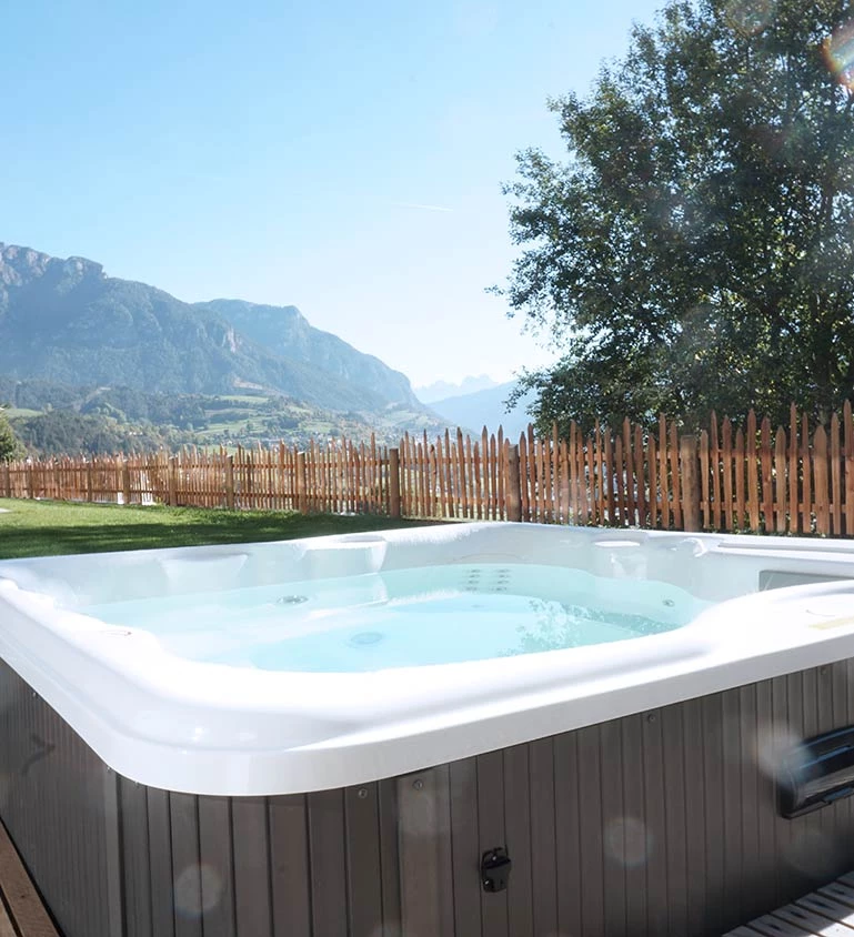 E-Mobility-Urlaub in Cavalese: Perfekte Integration von Reisen, Ladestationen & Hotelkomfort