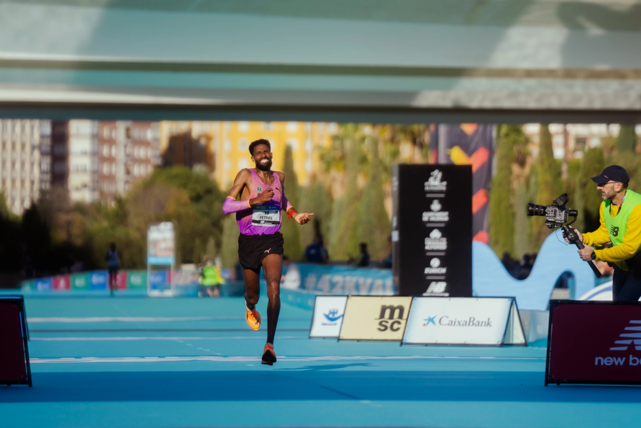 Unglaublich! Amanal Petros enthüllt die brutalen Daten seines Marathon-Rekords mit Amazfit. © Amazfit 
