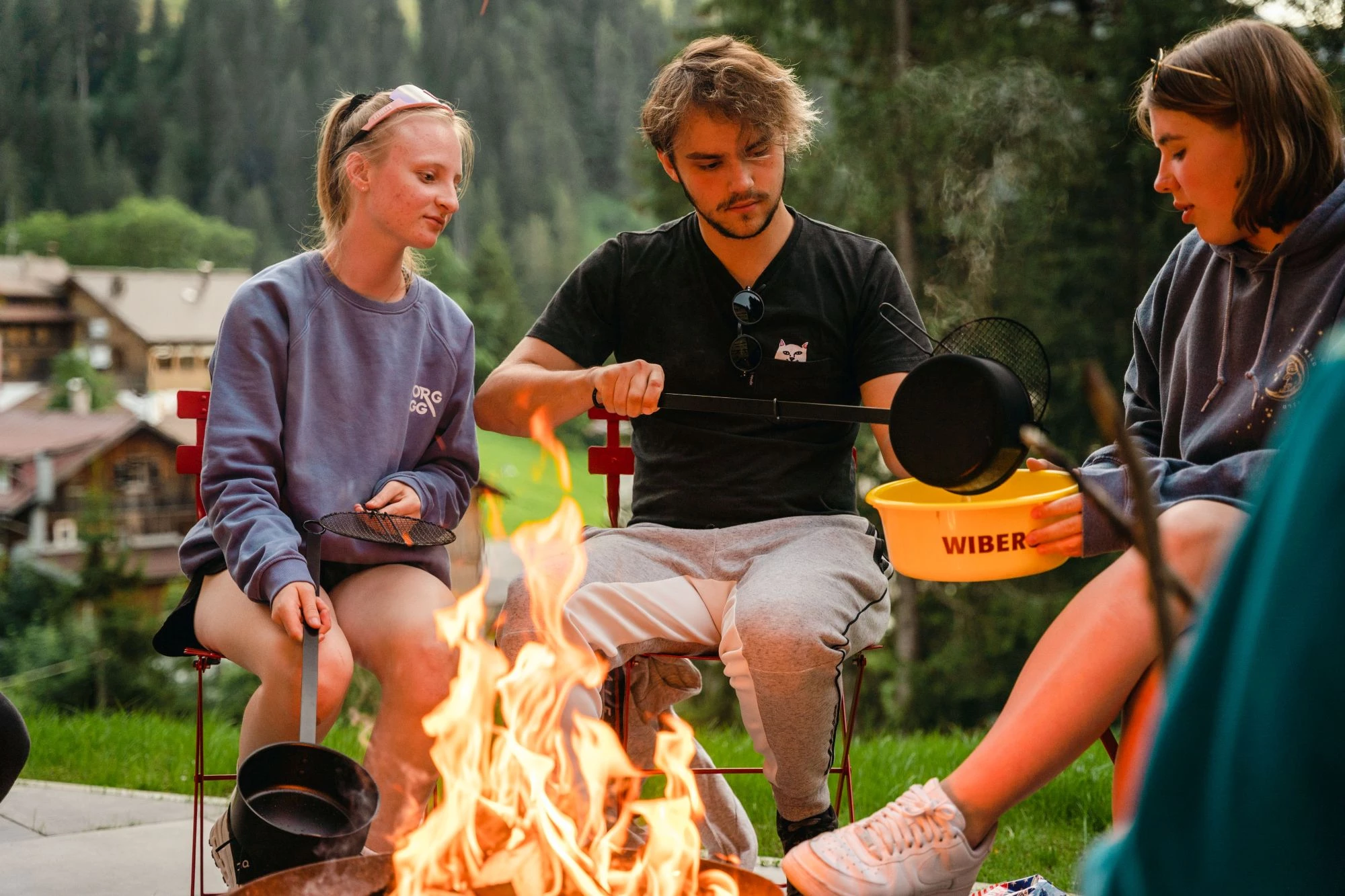 Papa und Kind im Flow: E-Mountainbike Abenteuer im Berghaus Schröcken