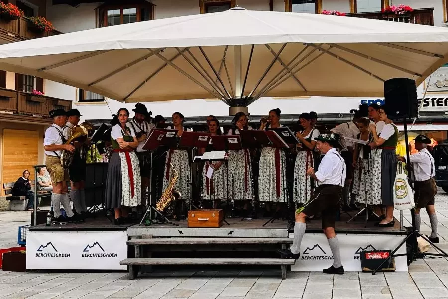 Musi-Montag im Markt Berchtesgaden: Dein Musikabend im historischen Ortskern 2026