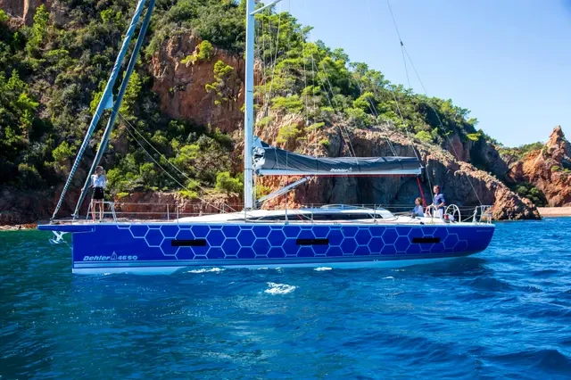 Dehler 46 SQ: Performance Cruiser mit Stil und Innovation