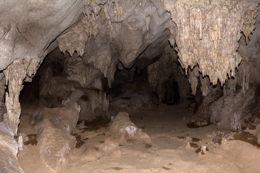 Aggertalh&ouml;hle F&uuml;hrungen: Faszinierendes Familienabenteuer im Berg