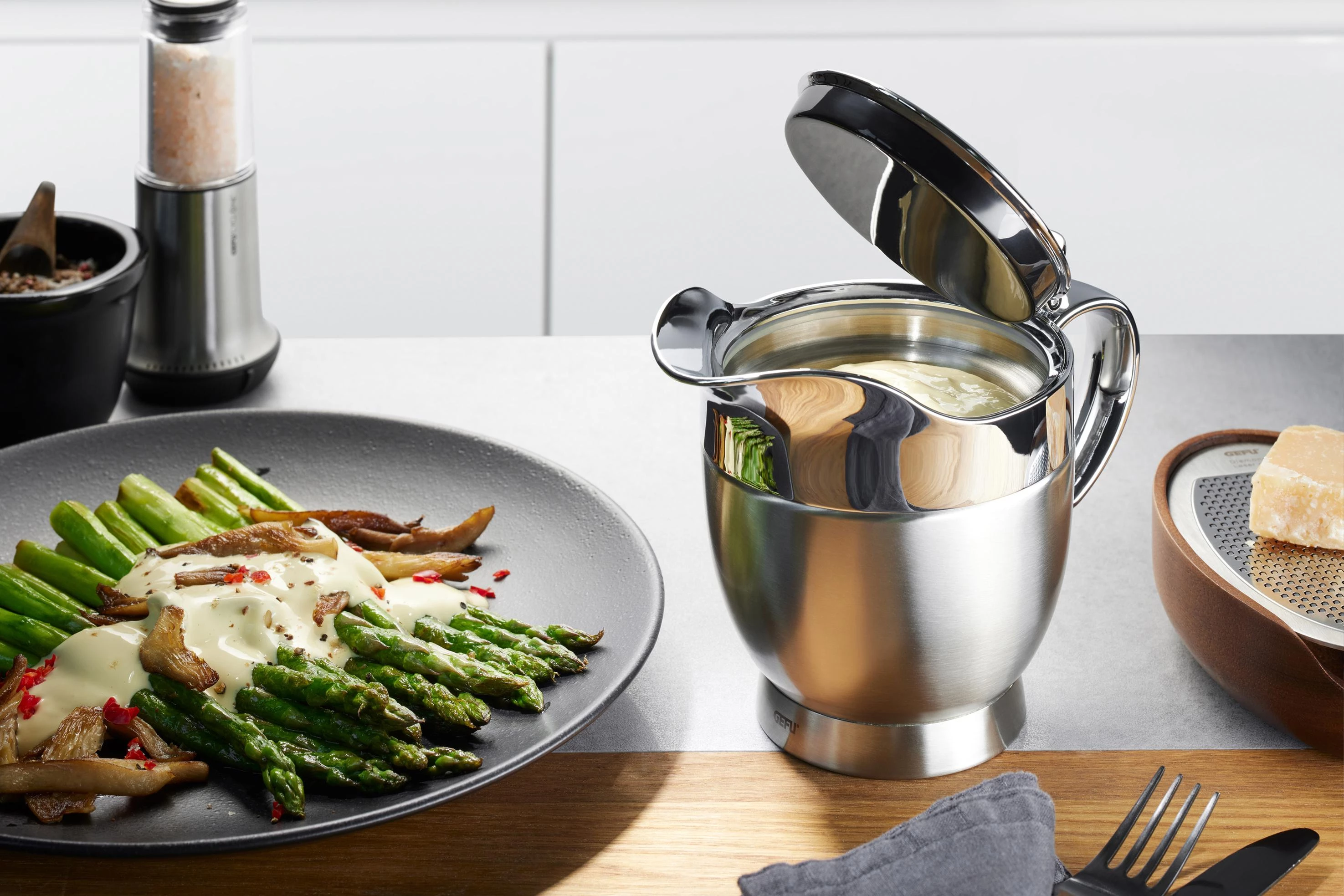 Königlicher Genuss: Spargelsaison mit GEFU-Küchentools zelebrieren