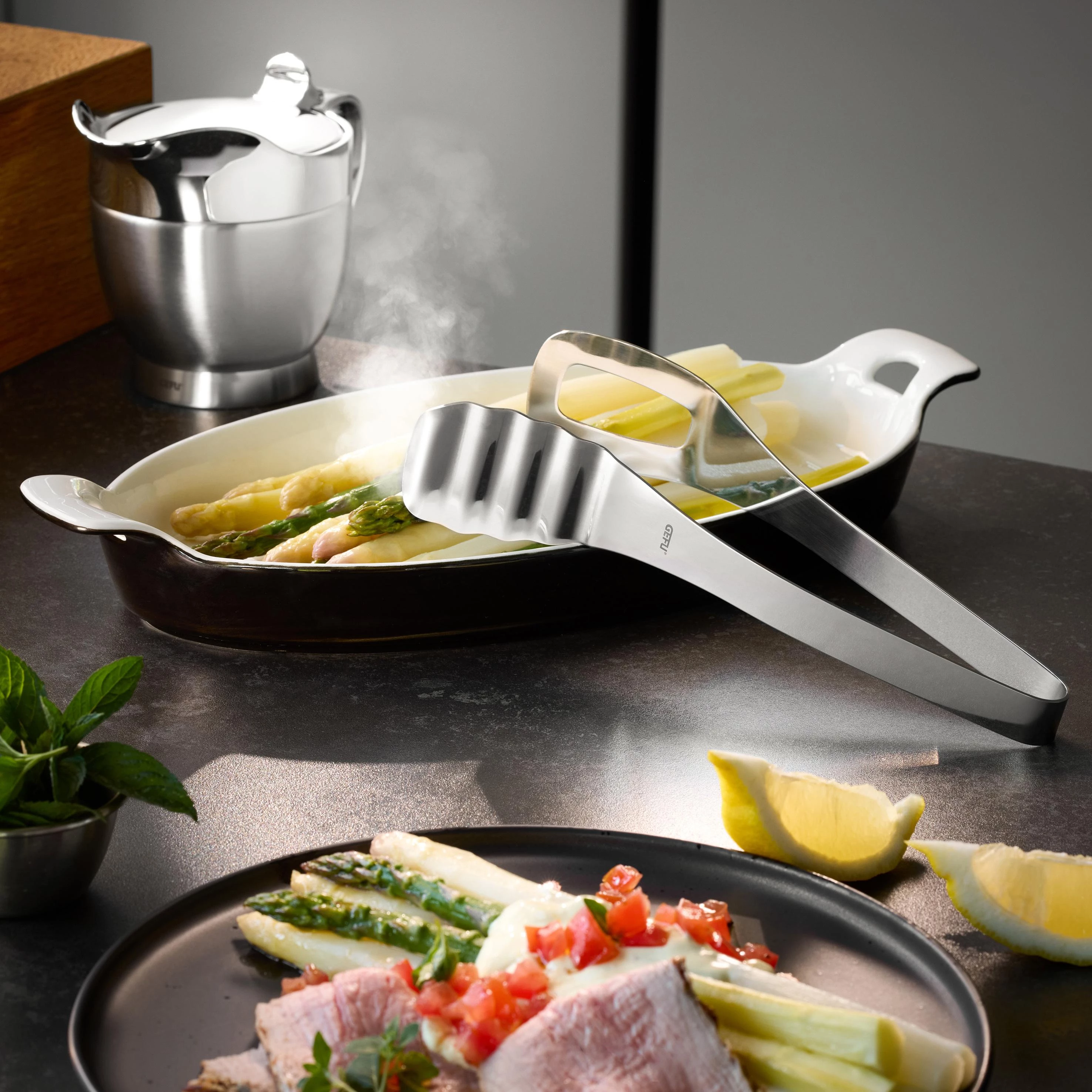 Königlicher Genuss: Spargelsaison mit GEFU-Küchentools zelebrieren