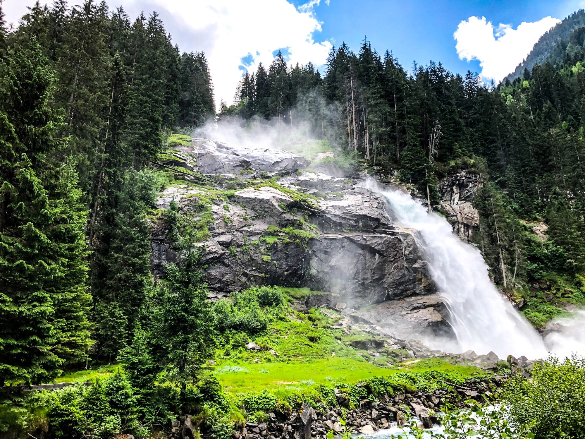Hohe Tauern Health: Heilsames Aufatmen an den Krimmler Wasserfällen