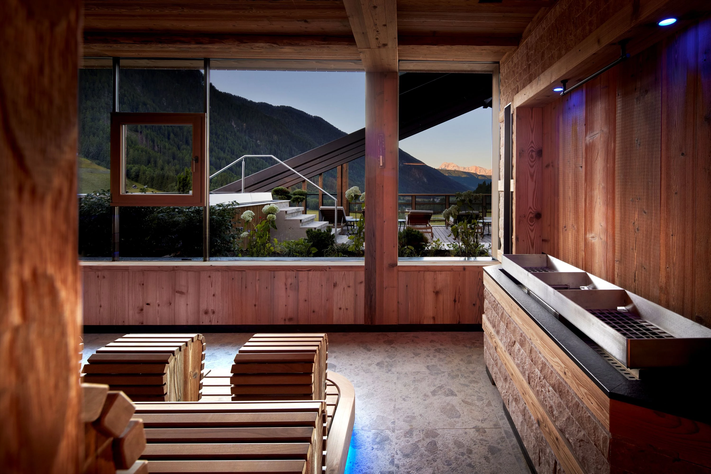Hotel Quelle Nature Spa Resort – Bewegung, Natur und Entspannung im Gsieser Tal
