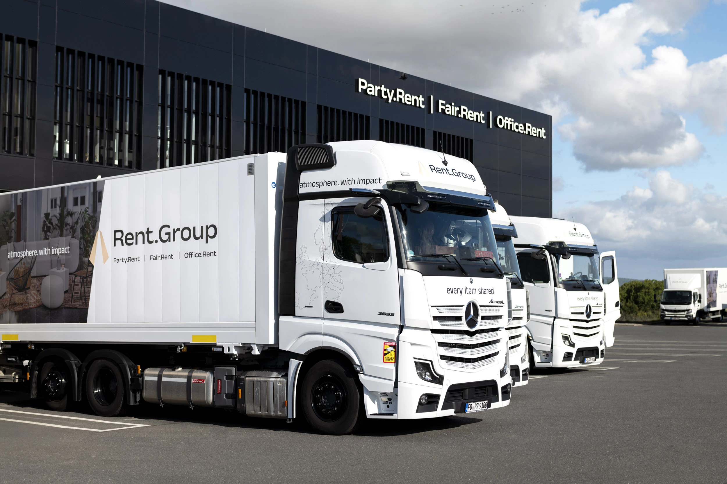 Rent.Group: Premium Möbelvermietung für Events, Messen, Büros