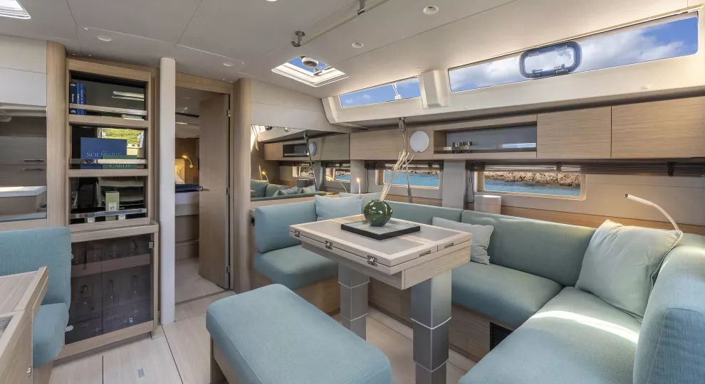 Oceanis 52: Luxus-Segelyacht für neue Maßstäbe auf dem Meer