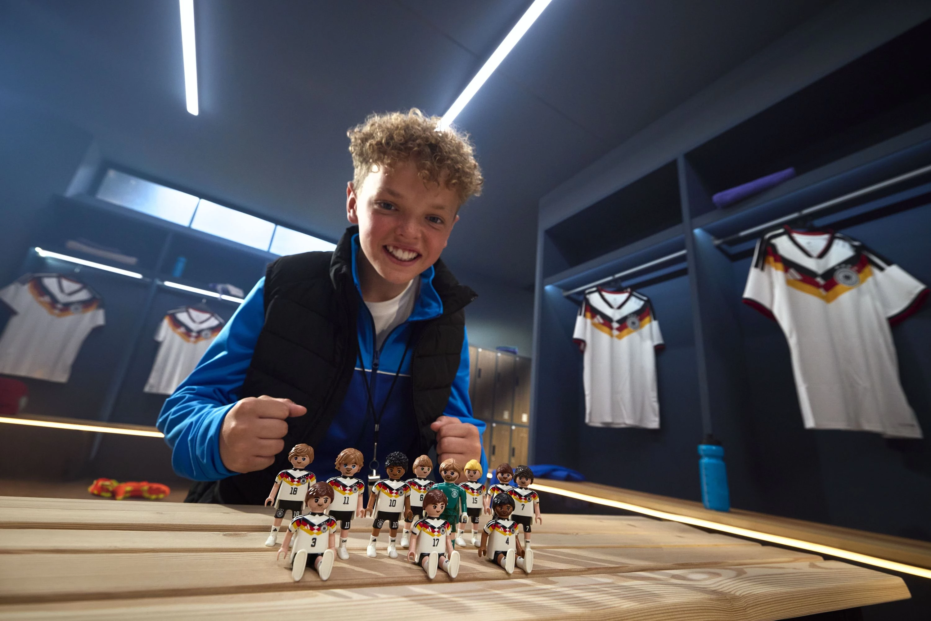 Playmobil Kampagne Fußballsommer 2026 – DEINE WELT. DEIN STADION.