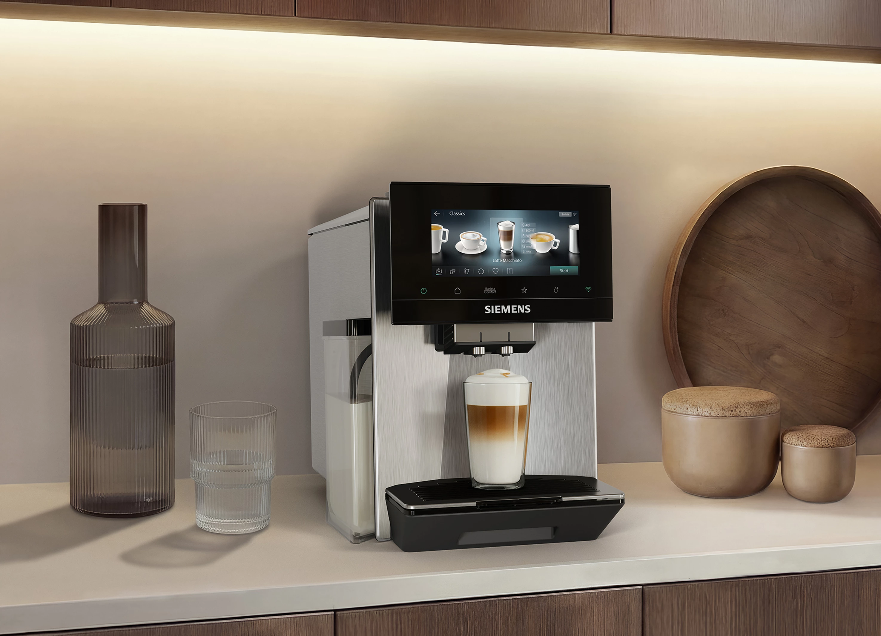 Kaffeevollautomat Barista-Perfektion trifft auf Bedienkomfort: Siemens EQ900 iAroma & EQ900 plus iAroma im Test
