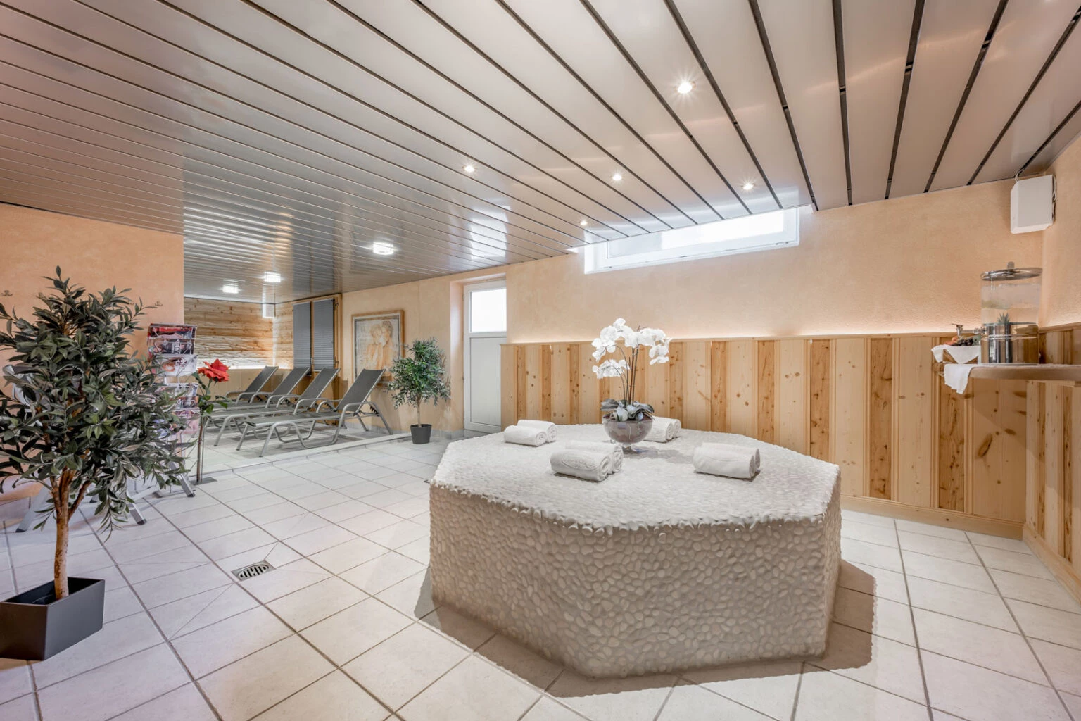 Turmhotel Victoria Davos: Alpine Entspannung & Schweizer Genuss