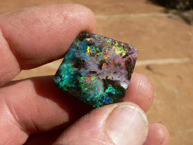 Hobelt Opale Hand.webp