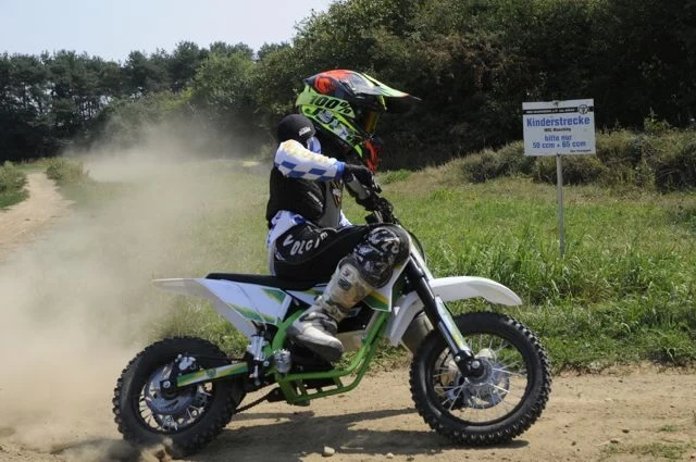 Motocross fahren in der E-X-Area Hattingen: Elektro-Abenteuer f&uuml;r alle