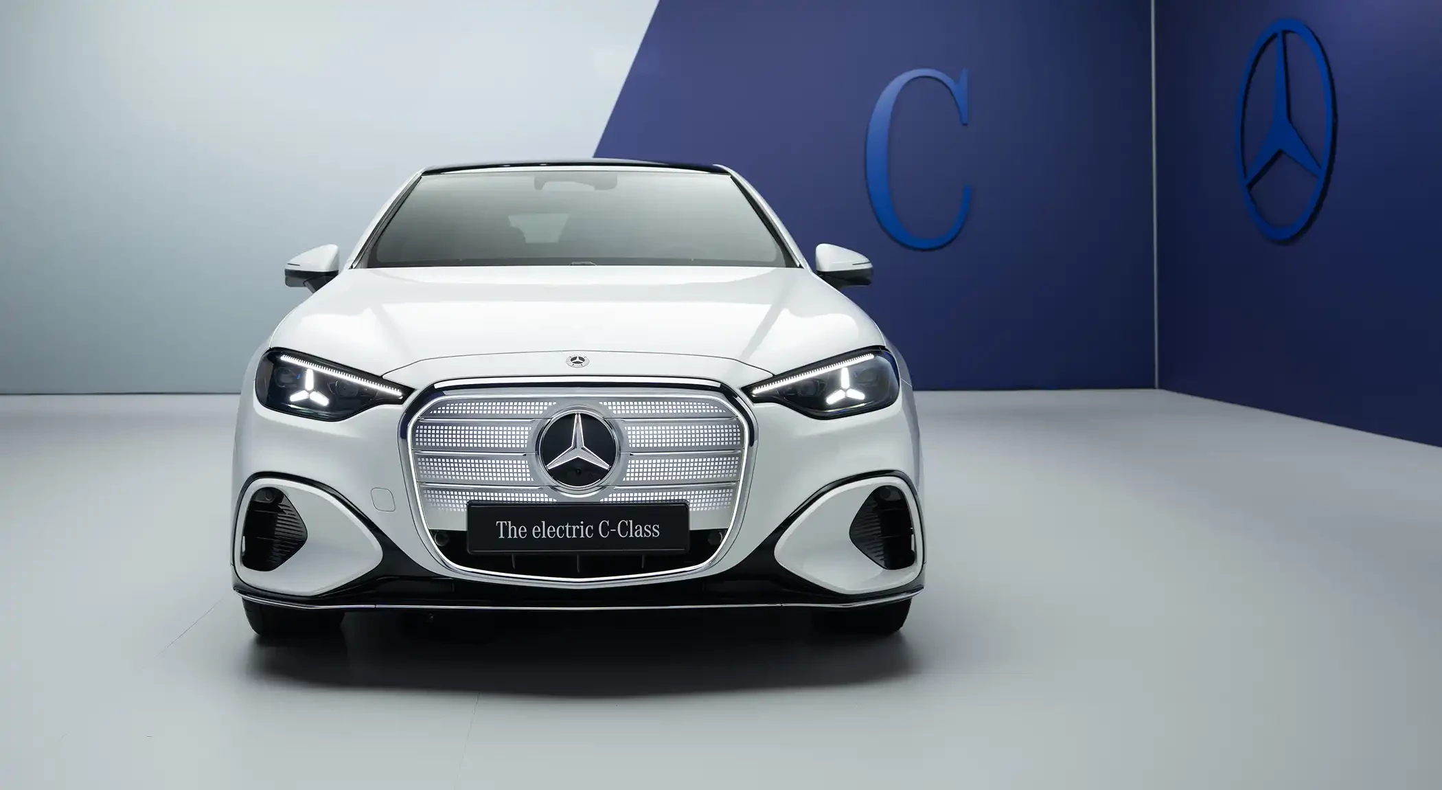 Mercedes C 400 4MATIC Elektrisch: E-Limousine für Familie & Fahrspaß
