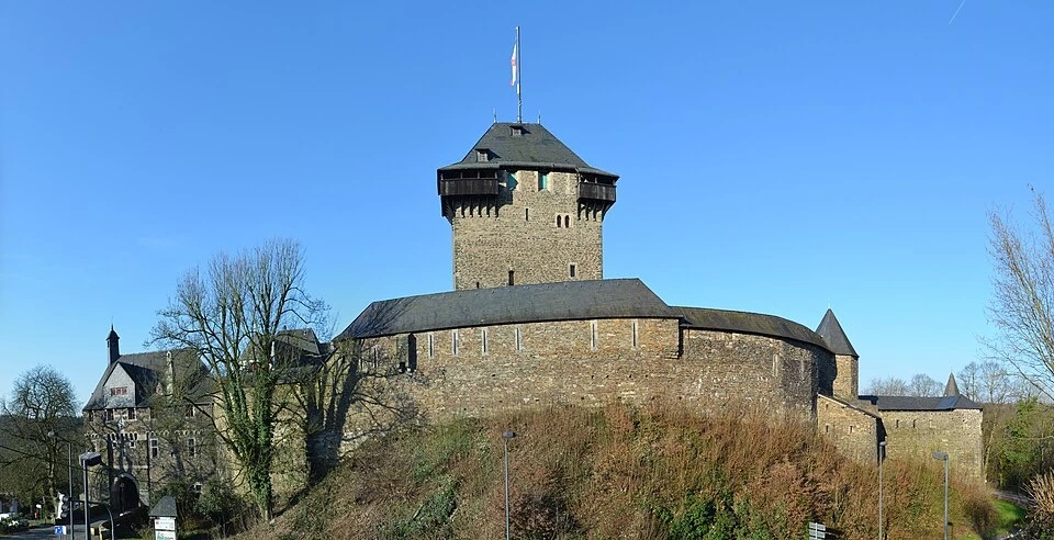 Schloss Burg: Ein Traum in neuem Glanz erleben