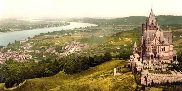 Schloss Drachenburg: Rheinromantik erleben und mieten