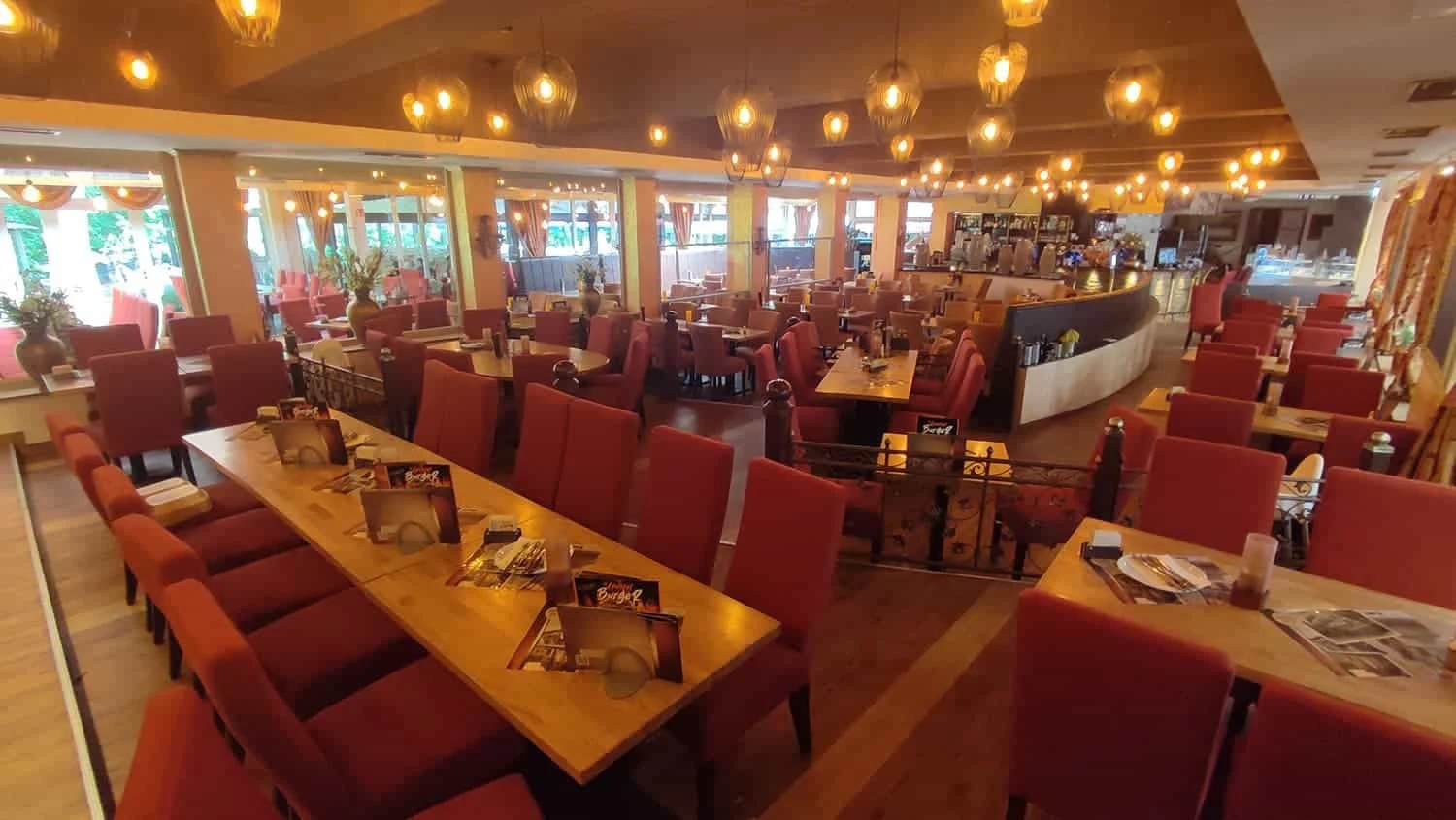 12 Apostel Restaurant Hilden: Angebote und Ambiente
