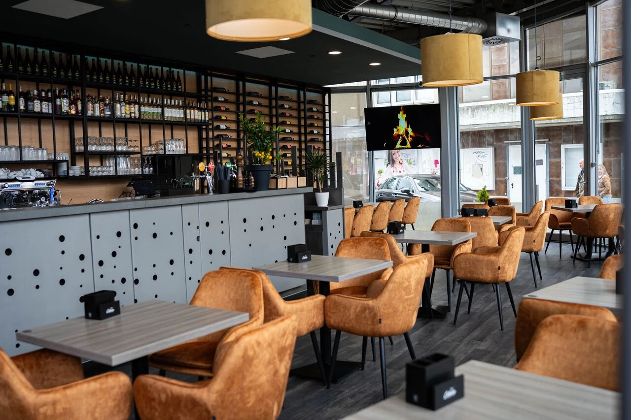 Extraño Mettmann: Modernes Restaurant mit Barrierefreiheit & Vibes
