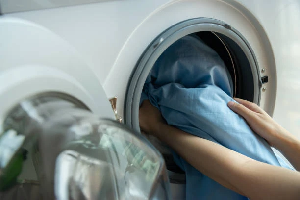 Bettwäsche richtig beziehen und Milben im Bett reduzieren