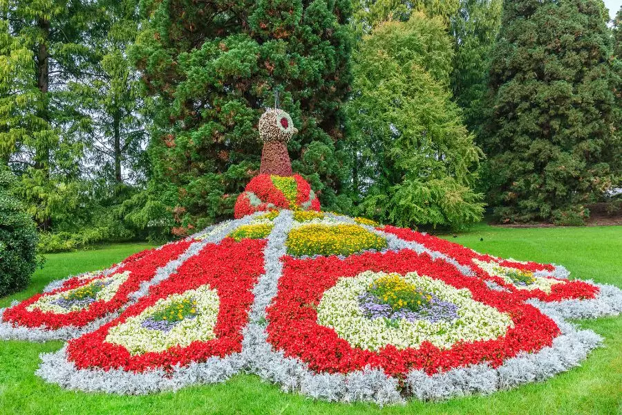 Romantische Spaziergänge entlang der Uferpromenade in Friedrichshafen