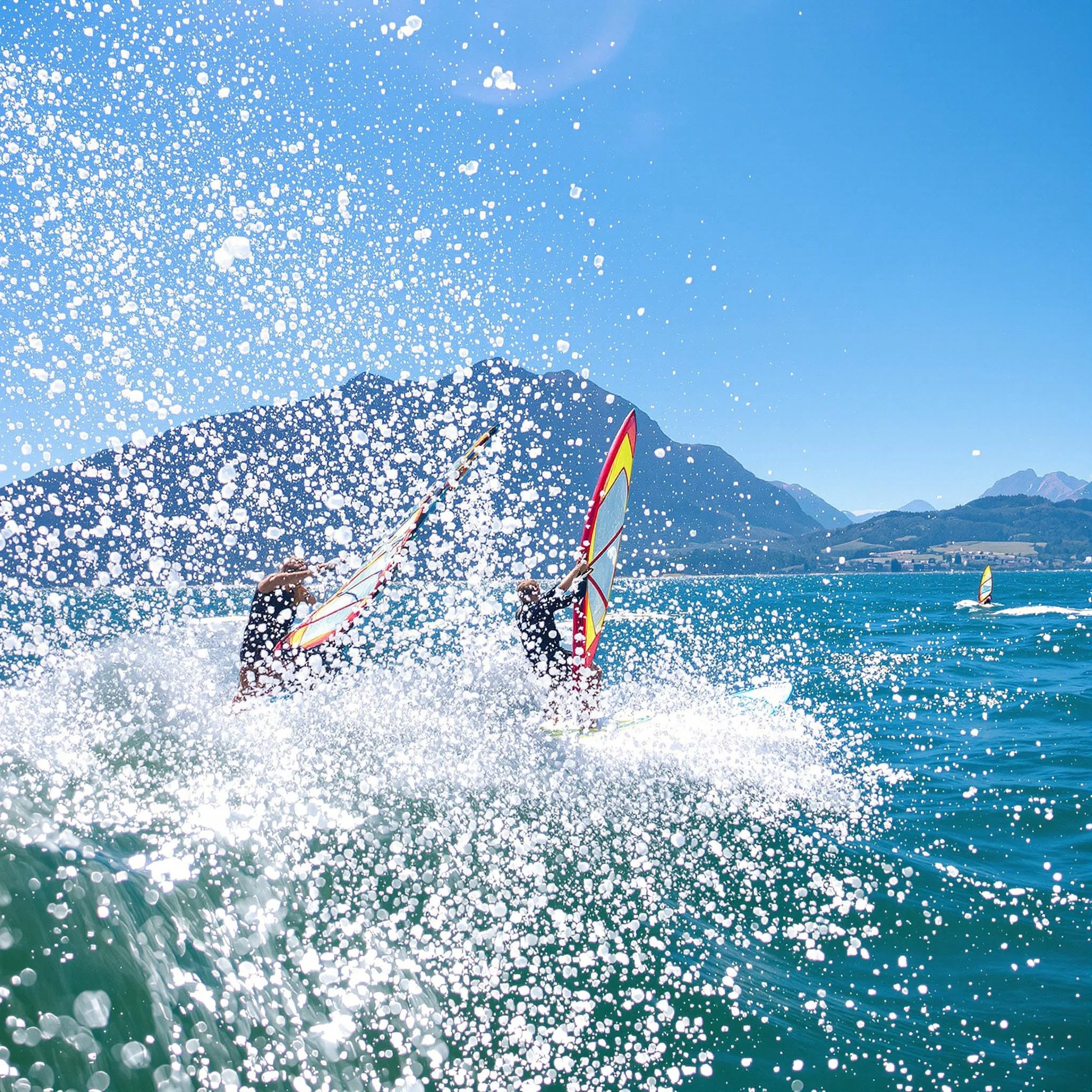Windsurfen auf dem Bodensee: Action und Abenteuer erleben