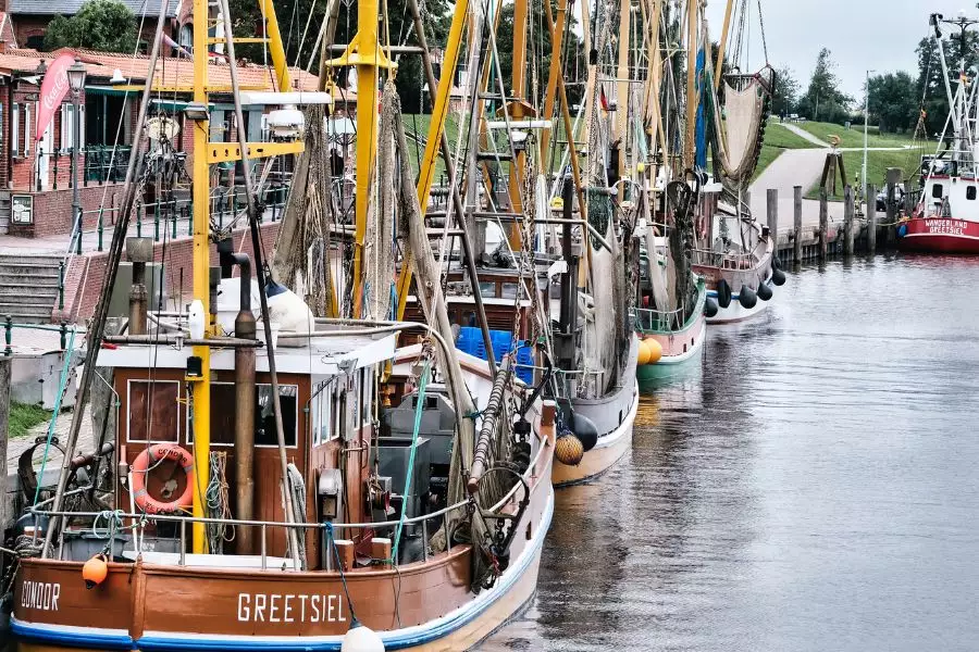 Greetsiel Nordsee Krabbenkutter historisch verträumt