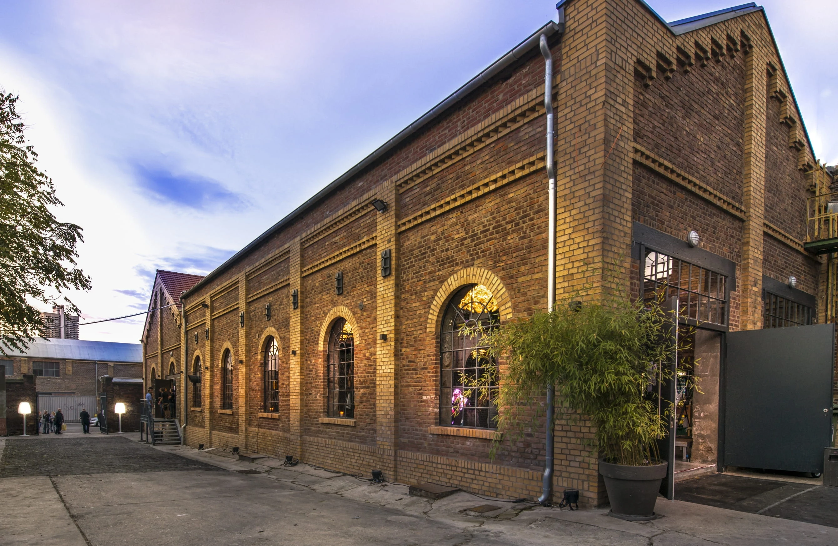 The_New_Yorker_-_Harbour.Club_Außenansicht (2).webp