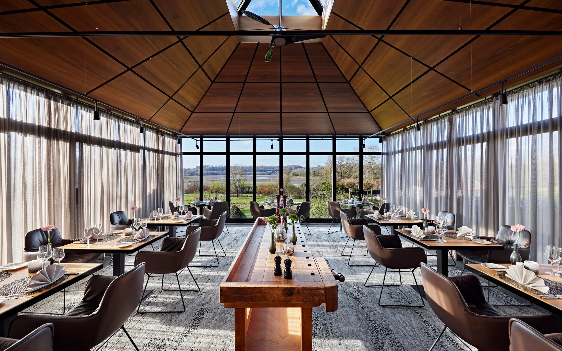 Sporthotel_Wiesensee-Restaurant_Anthrazit