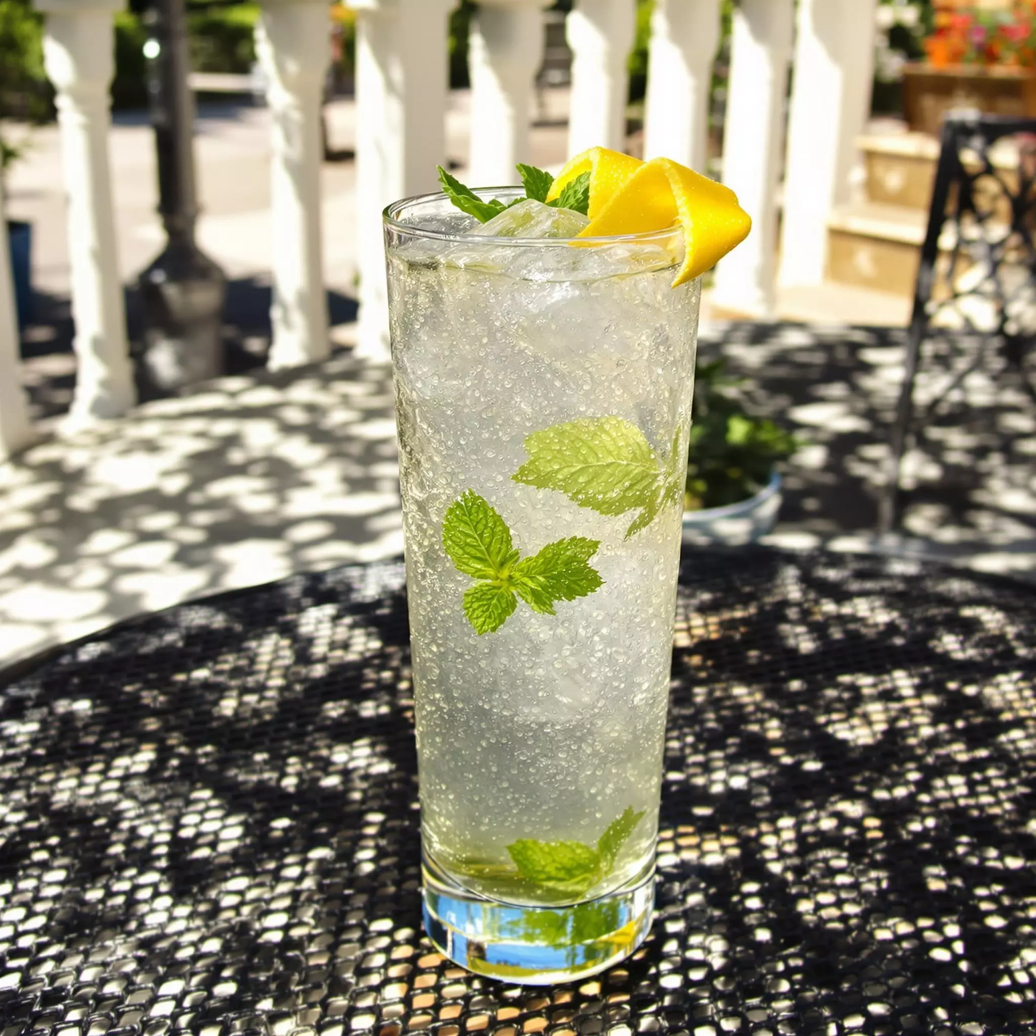 Gin Fizz Aperitif: Das erfrischende Rezept mit einem Hauch von Zitrone