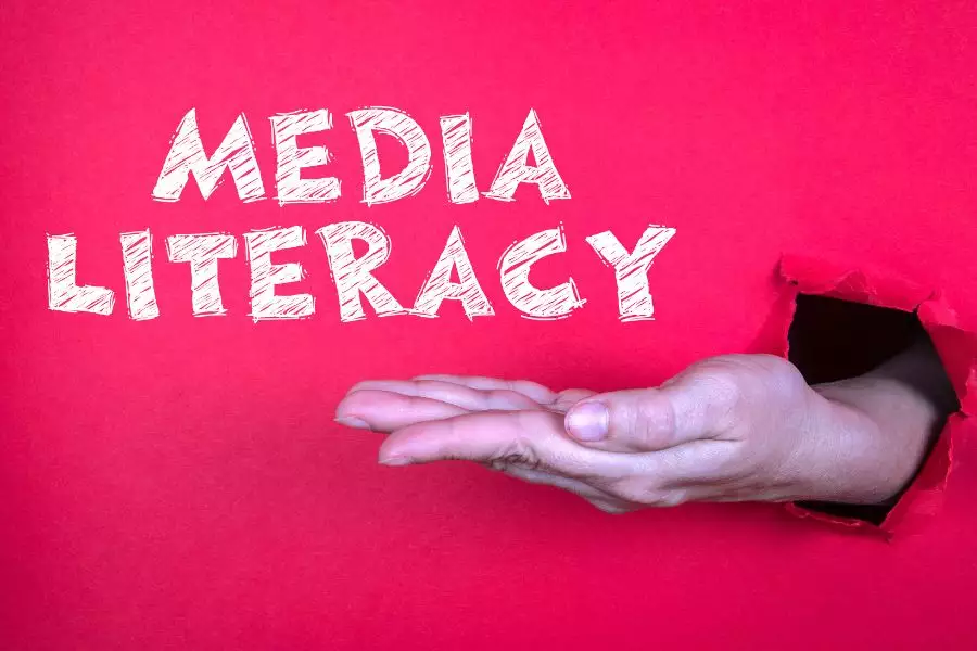 Medien - Digitale Etikette - Social Media Knigge