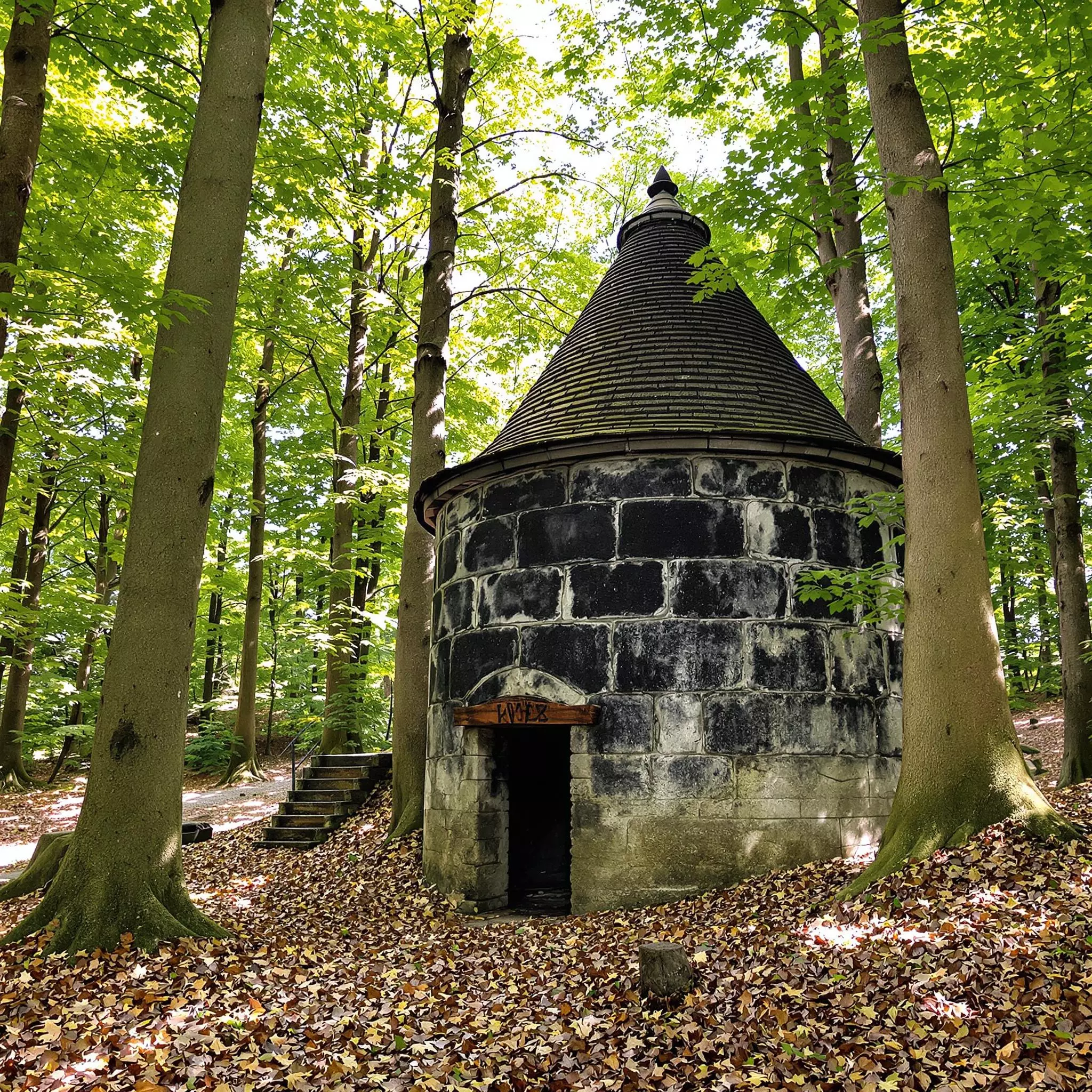 Wandertouren zu historischen Kohlenmeilern im Sauerland