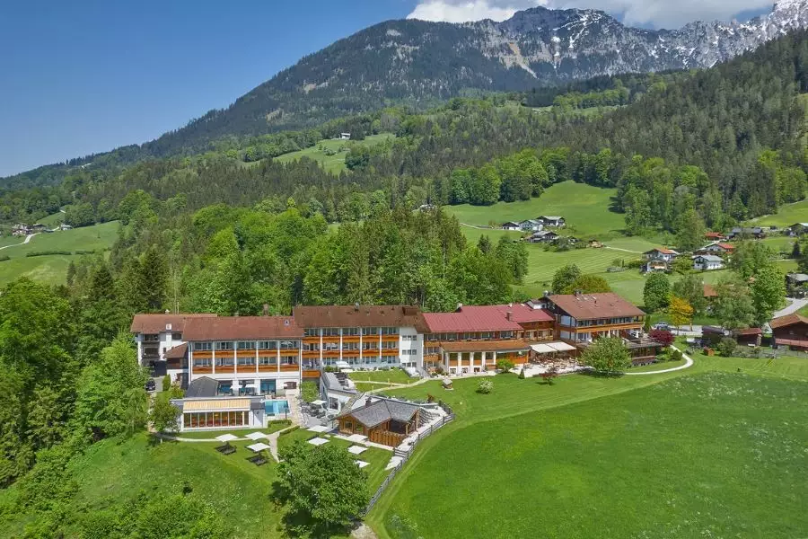 Alm und Wellnesshotel Alpenhof Schönau - Bergsommer Hotel - Winterurlaub Bayern