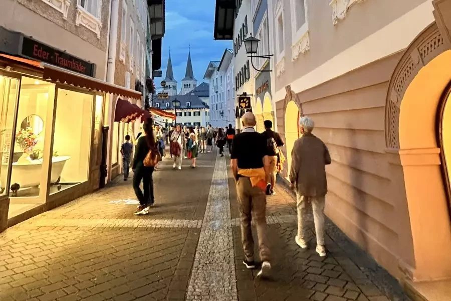 Alpenparty Berchtesgaden: Brauchtum, Kulinarik & Volxxbeat erleben