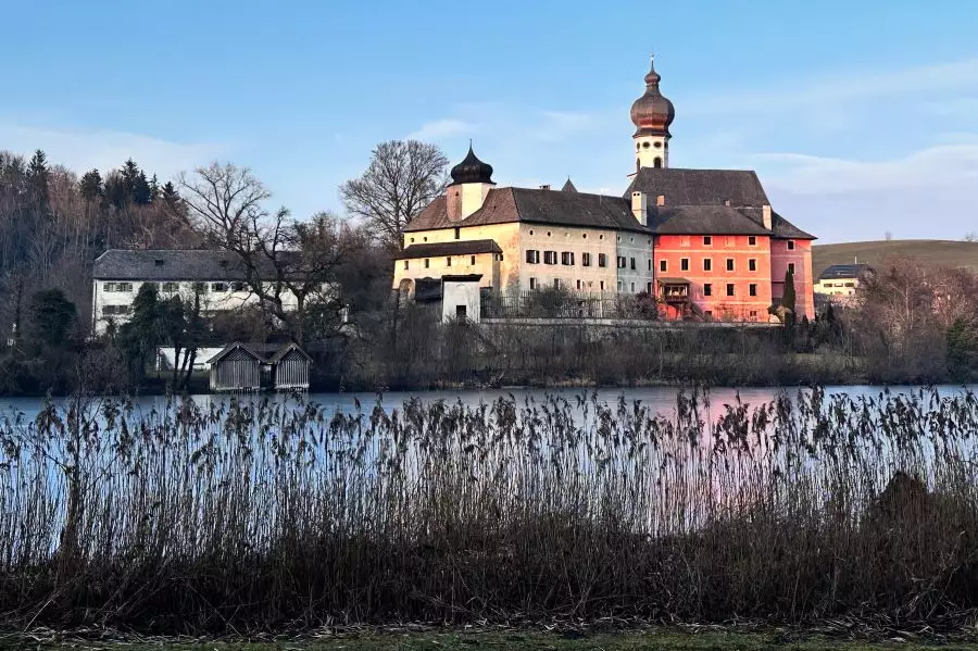 Ausflugstipp: Das ehemalige Augustiner-Chorherrenstift Höglwörth