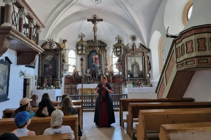 (c)Burg_Hohenwerfen_Kapelle_Führung.webp
