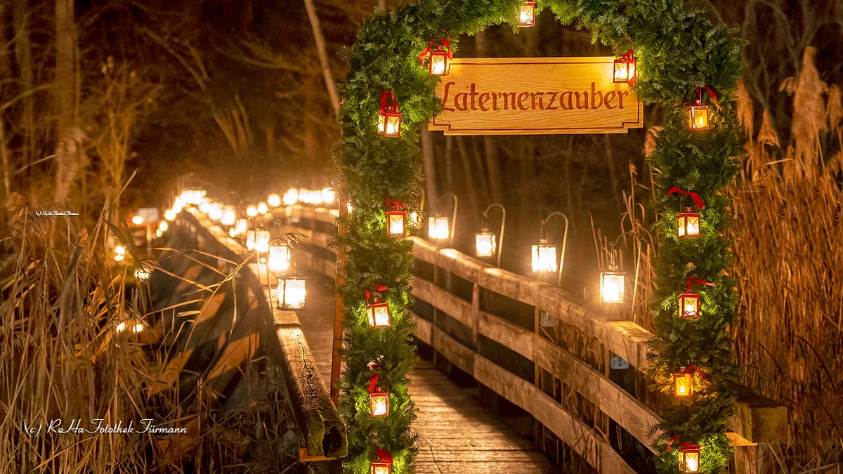 Höglwörther Laternenzauber: Magische Lichter am Seeufer