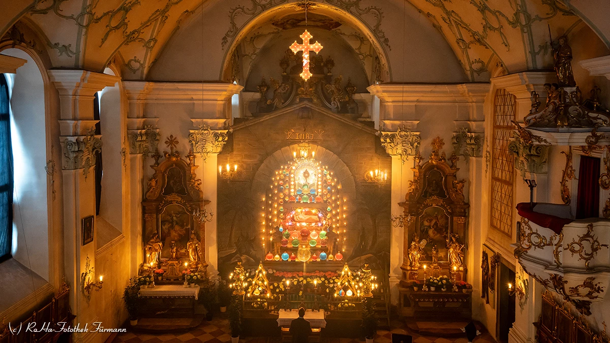 (c)Roha-Fotothek_Ostern_Heiliges_Grab_Höglwörth (1).webp