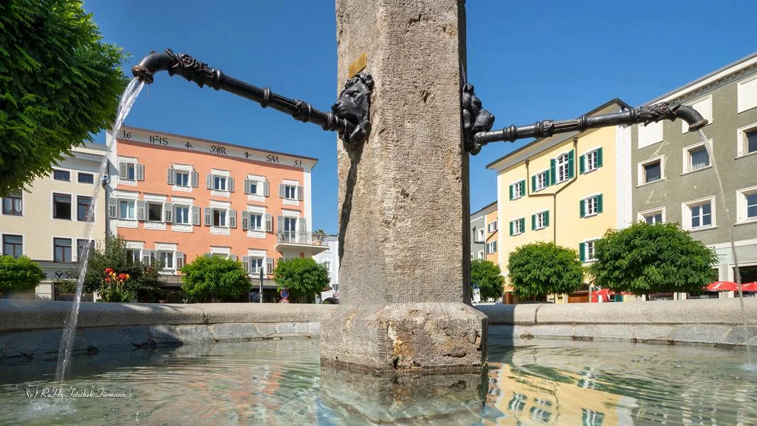 K800_LAUF-STADT-MAR-PL-BR-0002-D-roha-Laufen-Marienplatz-Brunnen.webp