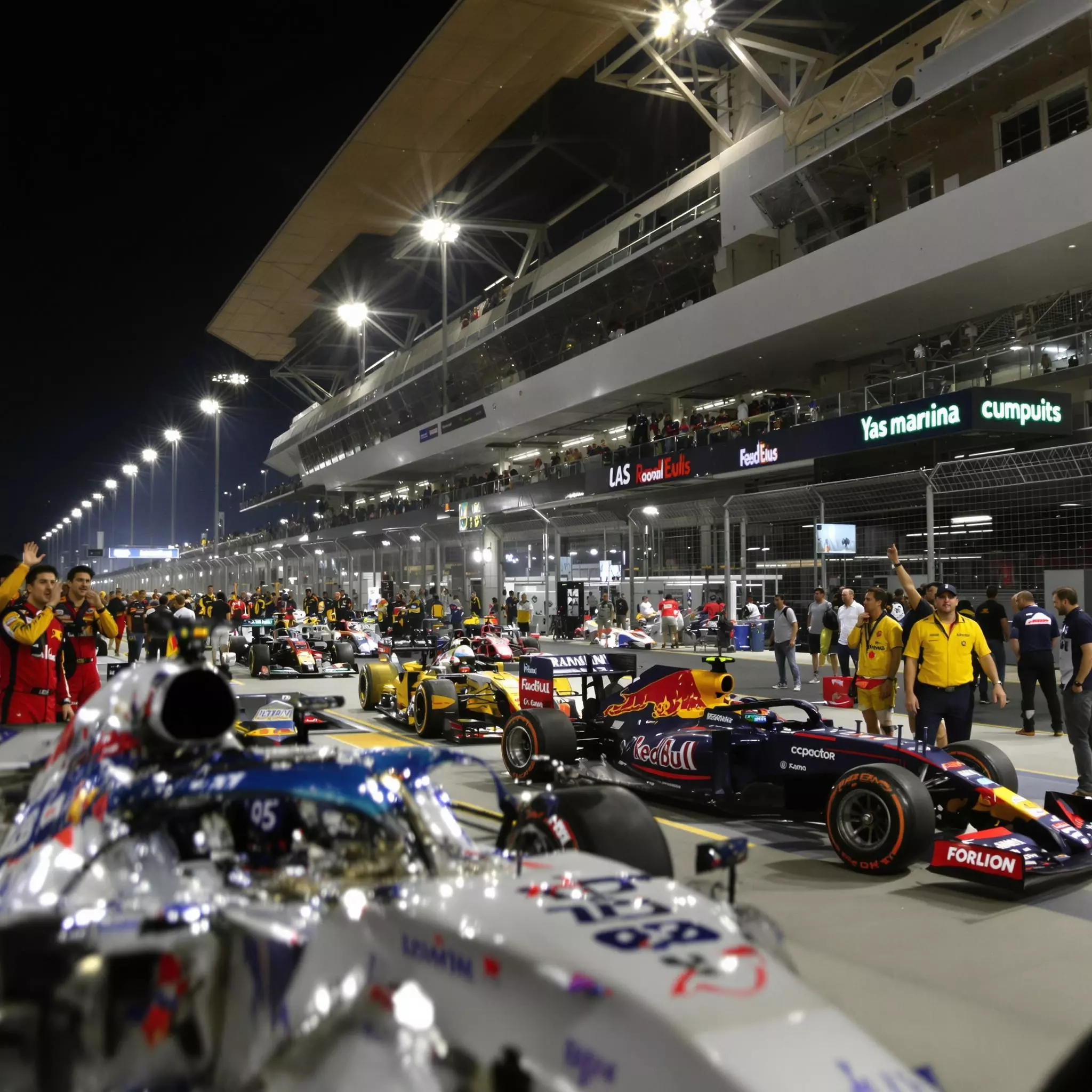 Yas Marina Circuit - Unter den Lichtern von Abu Dhabi
