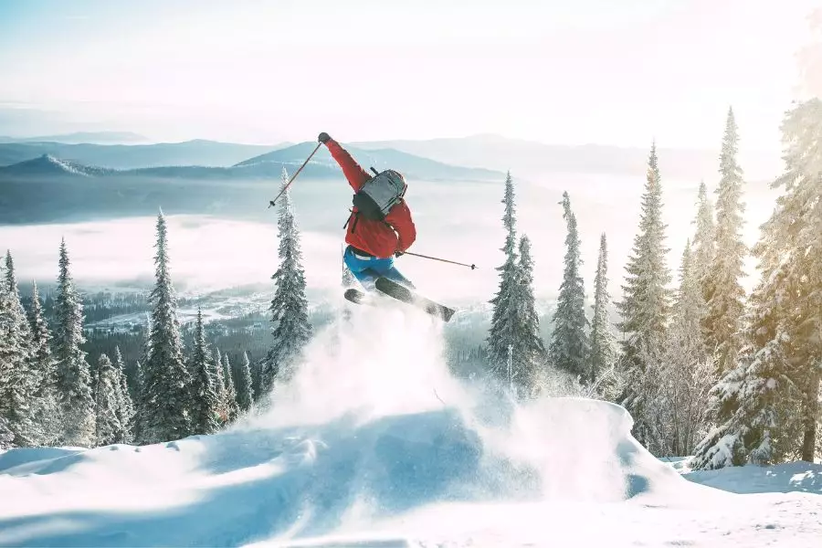 Wintersport und skifahren - Heliskiing - Skifahren