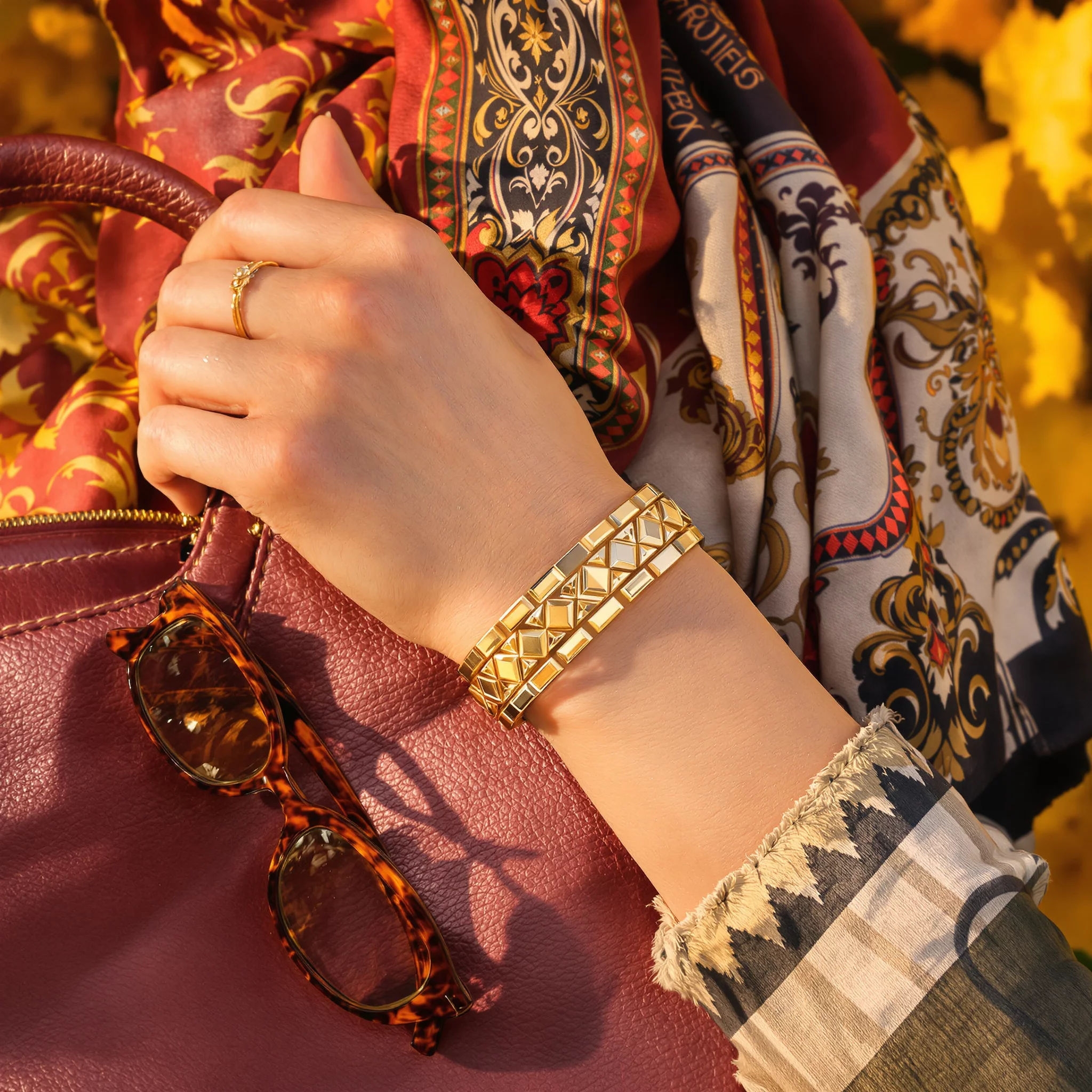 Herbstliche Modetrends ab 50: Farben und Formen, die im Trend liegen
