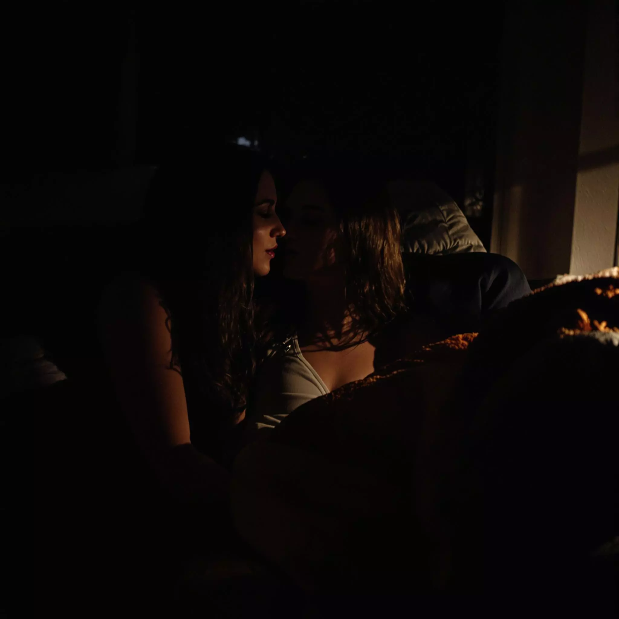 Erotik im Alltag: Wie Leidenschaft in den Alltag integriert werden kann