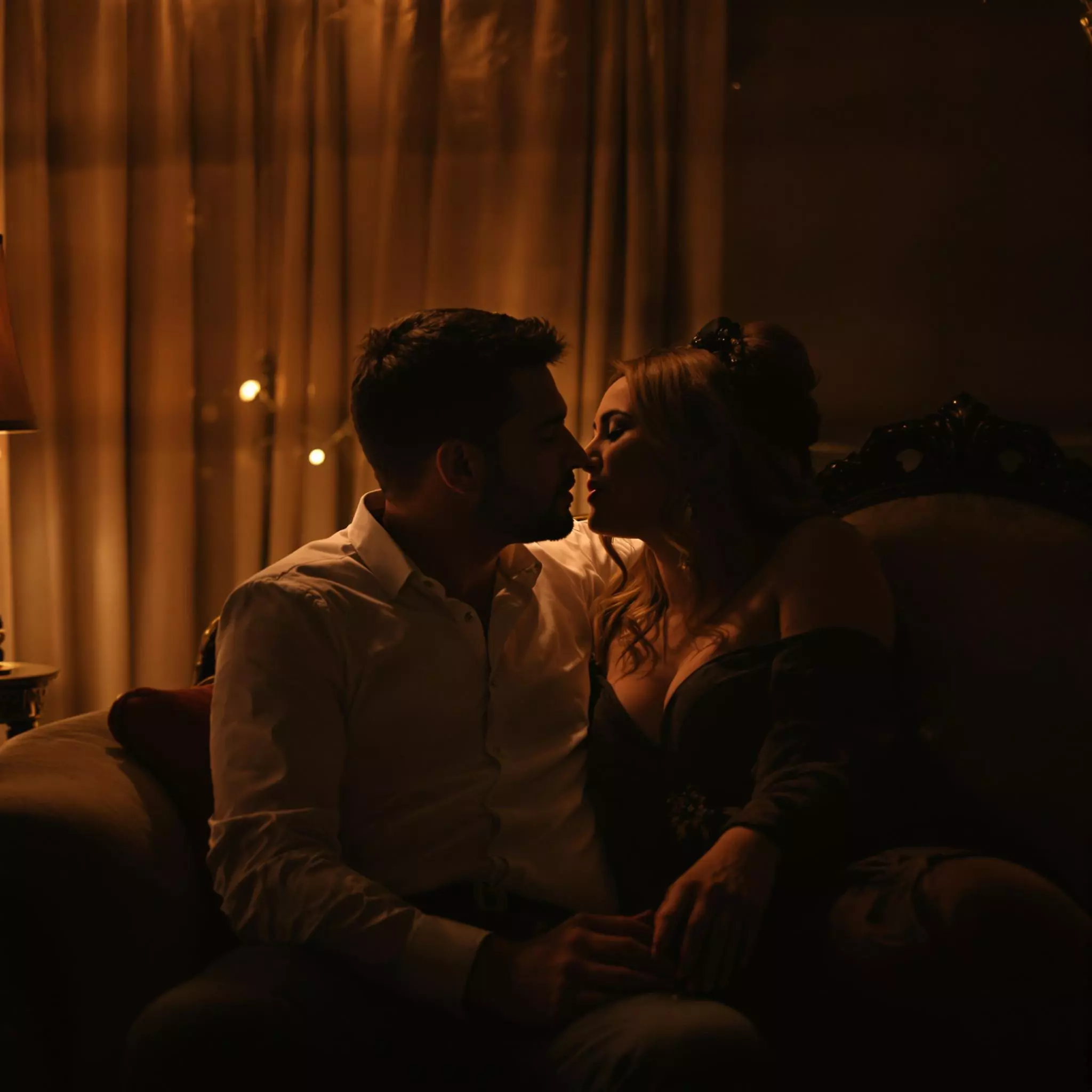 Die Kunst des Dirty Talk - Wie Worte zu verführerischen Waffen werden