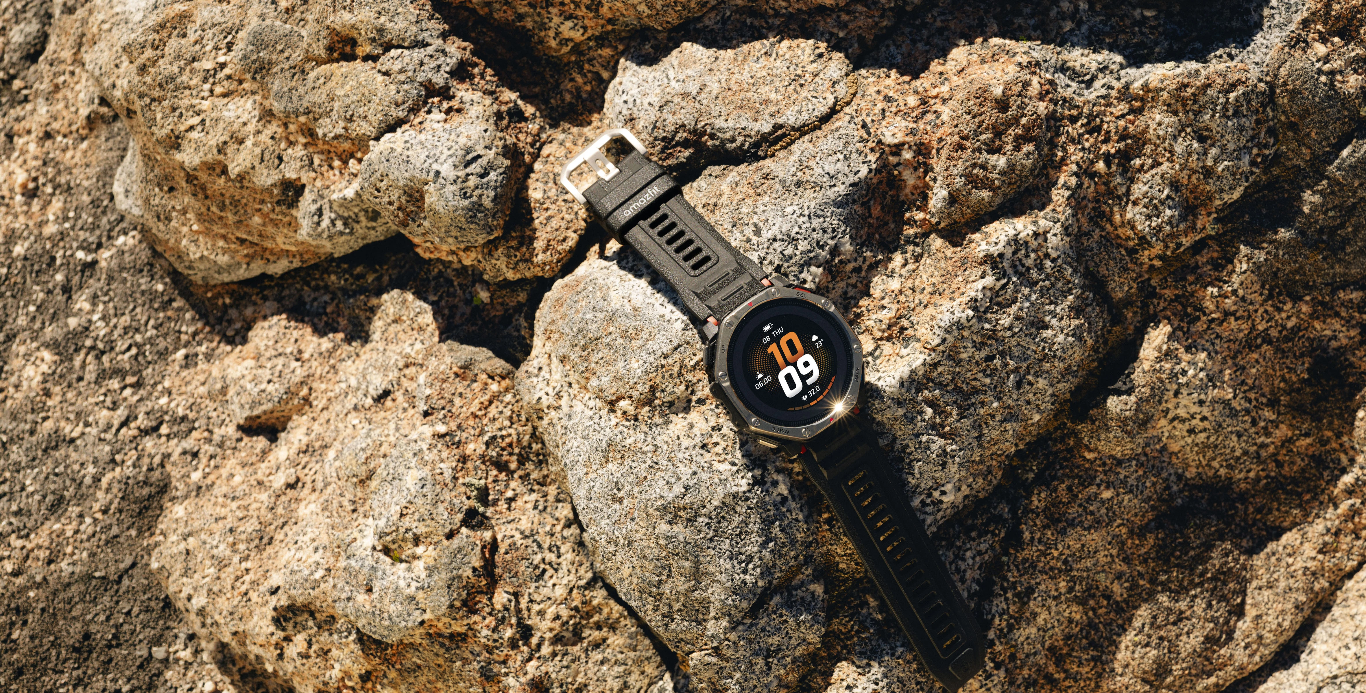 Amazfit T-Rex Dual Solar (c) Amazfit