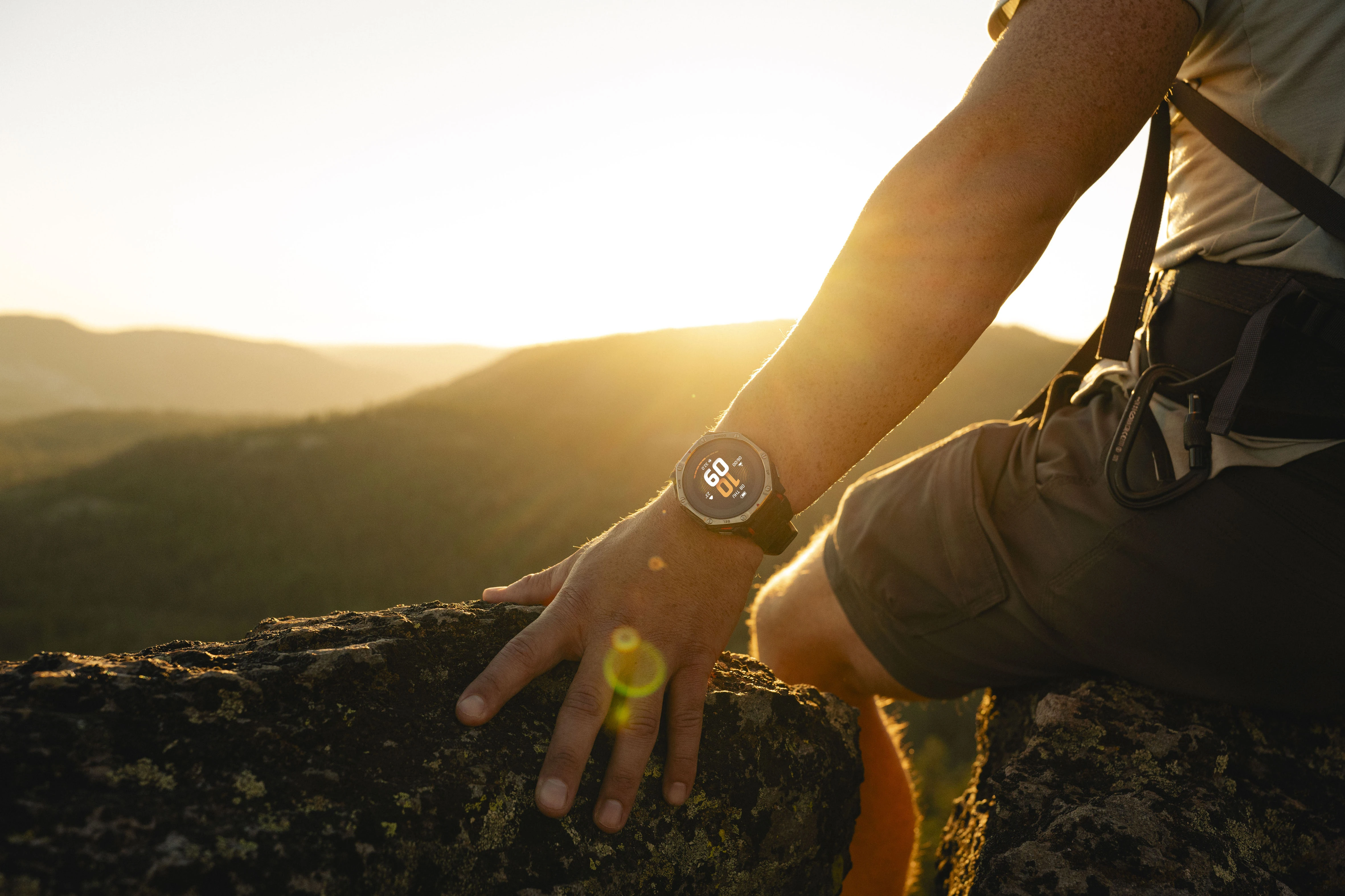 Amazfit T-Rex Dual Solar (c) Amazfit