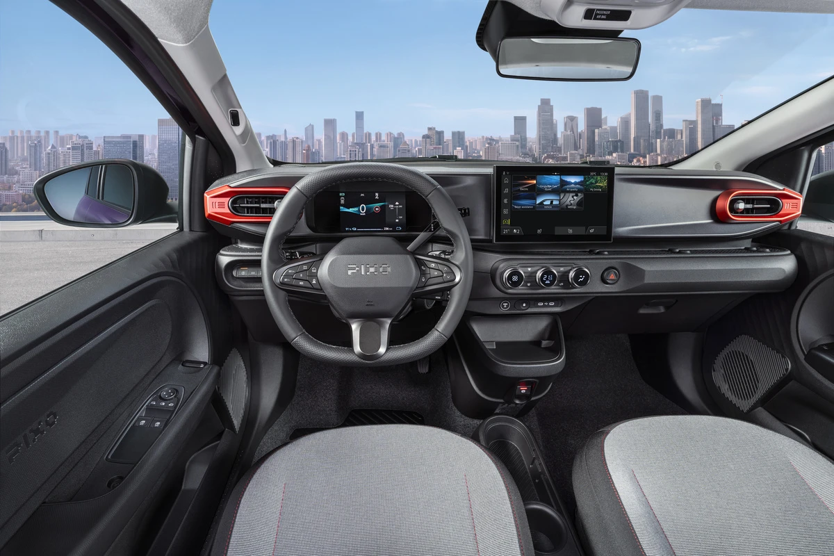 Das Cockpit des Nissan Pixo (© Nissan)