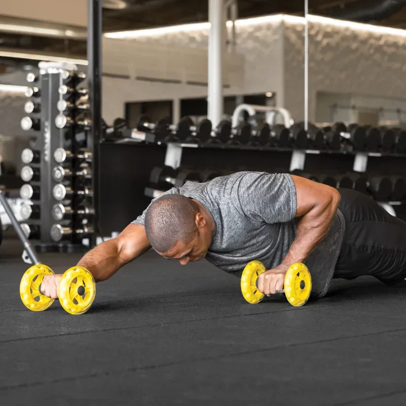 Die Rollbewegung stärkt gezielt die Bauch- und Rumpfmuskulatur und verbessert gleichzeitig Kontrolle, Balance und Core-Stabilität. © SKLZ